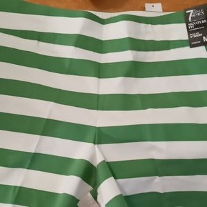 NY&Co striped stretch pull on shorts brand new!